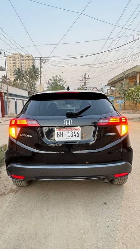 Honda Vezel 2014 (03303796813) 1