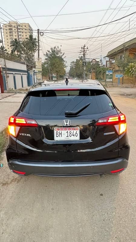 Honda Vezel 2014 (03303796813) 3