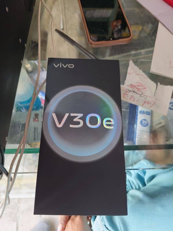 vivo v30e full frish 10by10 erjant bajna hai 75000 1