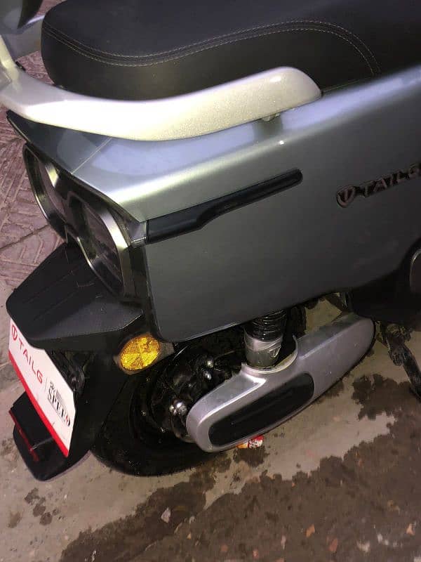 Hi speed Tail G company Scootey new just 2month used Urgent sale 6