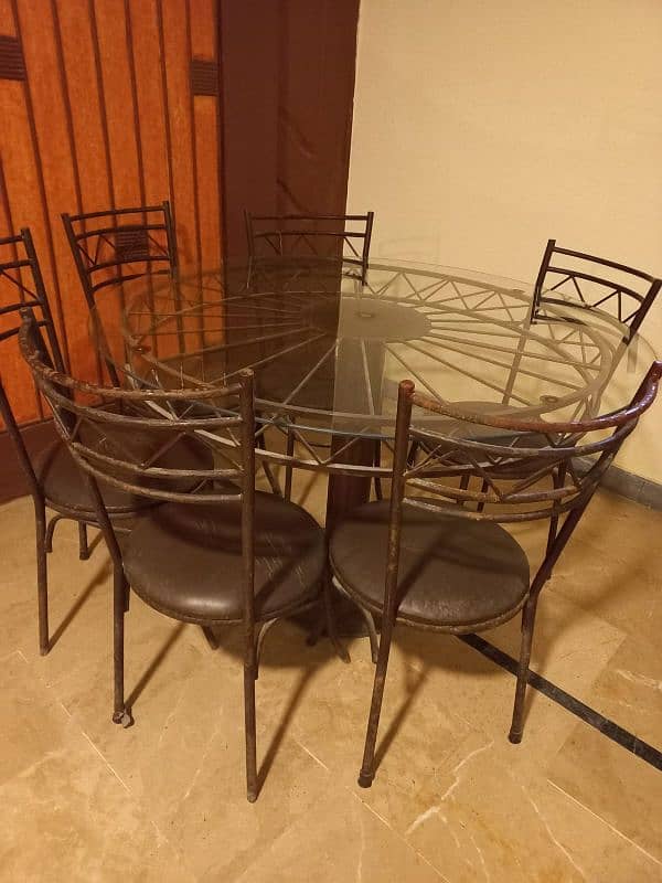 Round dining tables with chairs 1