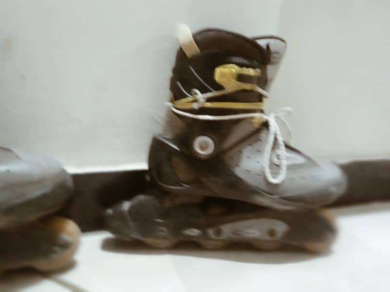 skating shoes used in good quality and shape 2