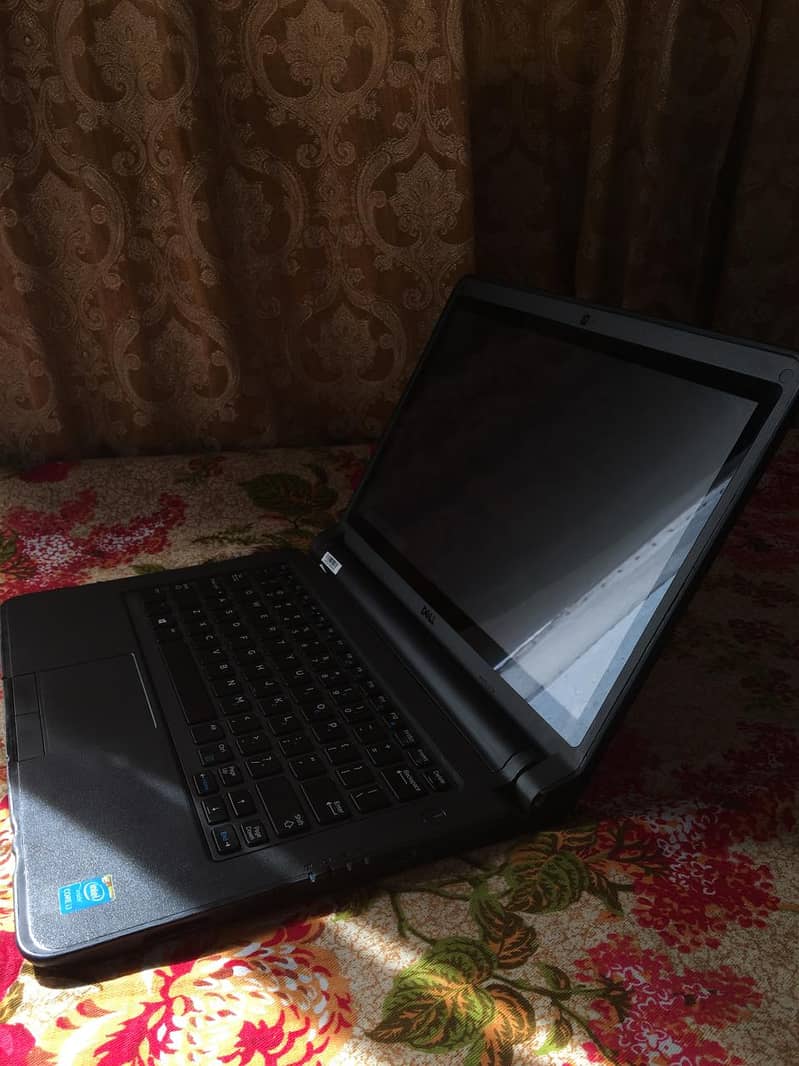 Dell latitude Core-i3 4th gen 4