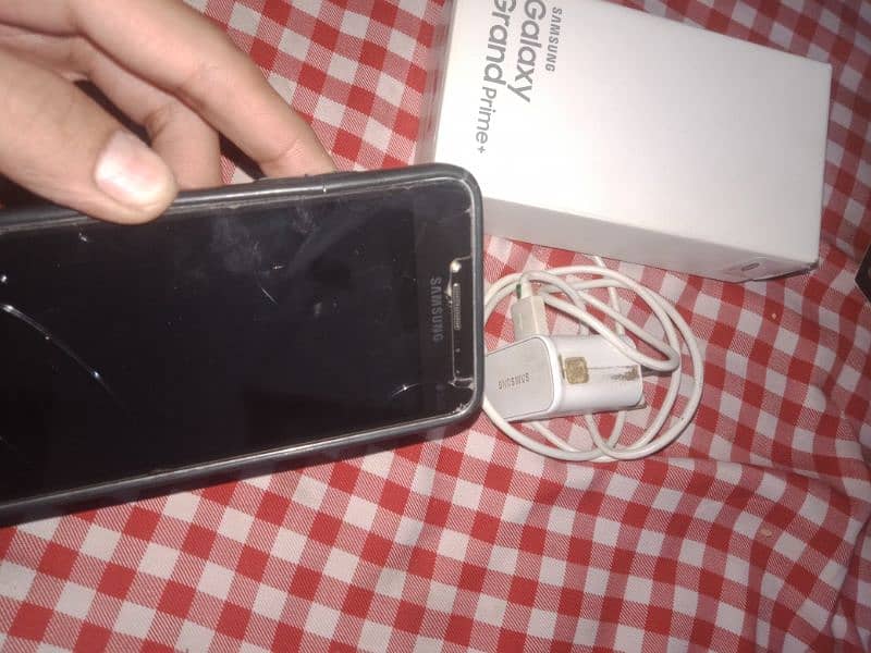 Samsung original box charger all ok serious buyer Whatsapp 03447382049 1