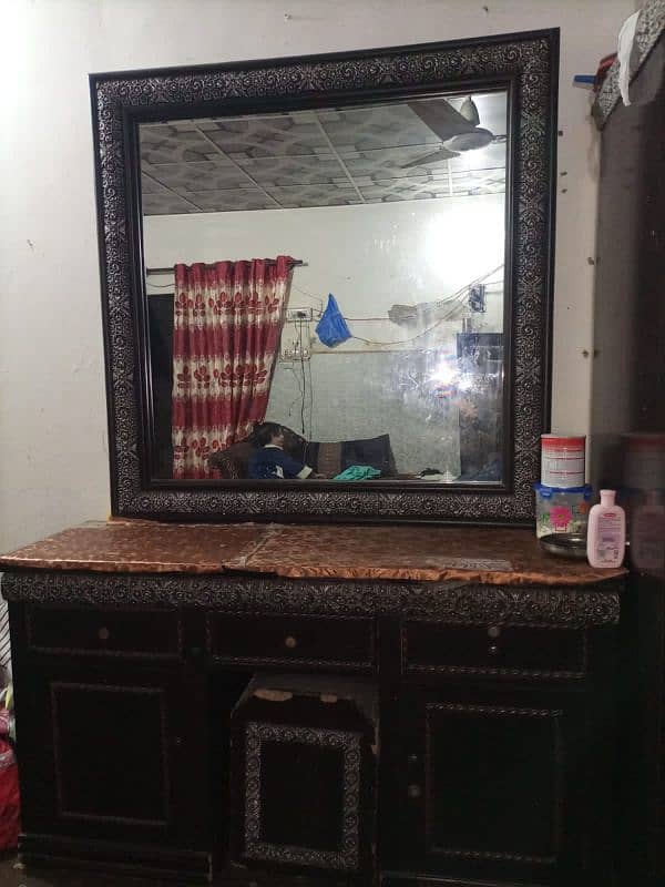 CHINIOTI BED SET SIDE TABLES AND DRESSING TABLE FOR SALE NO DAMAGE 0