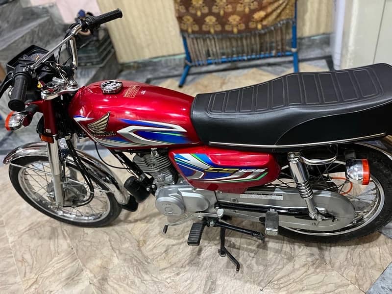 Honda CG125 (New 22 Model) 1