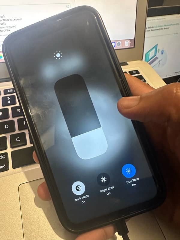 iPhone XR 64GB Factory Unlock 0