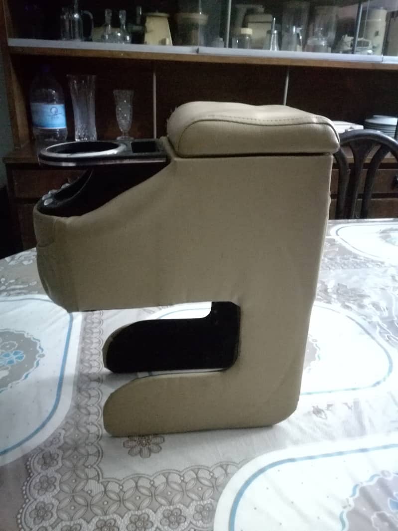 Fabric Seat Covers & Console in Good Condition. 5