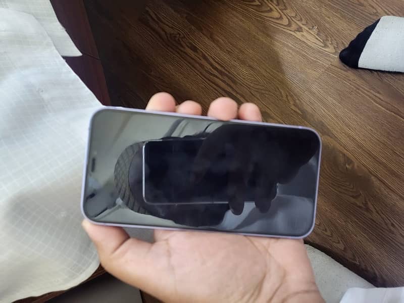 iPhone. 12 10/10 condition 4