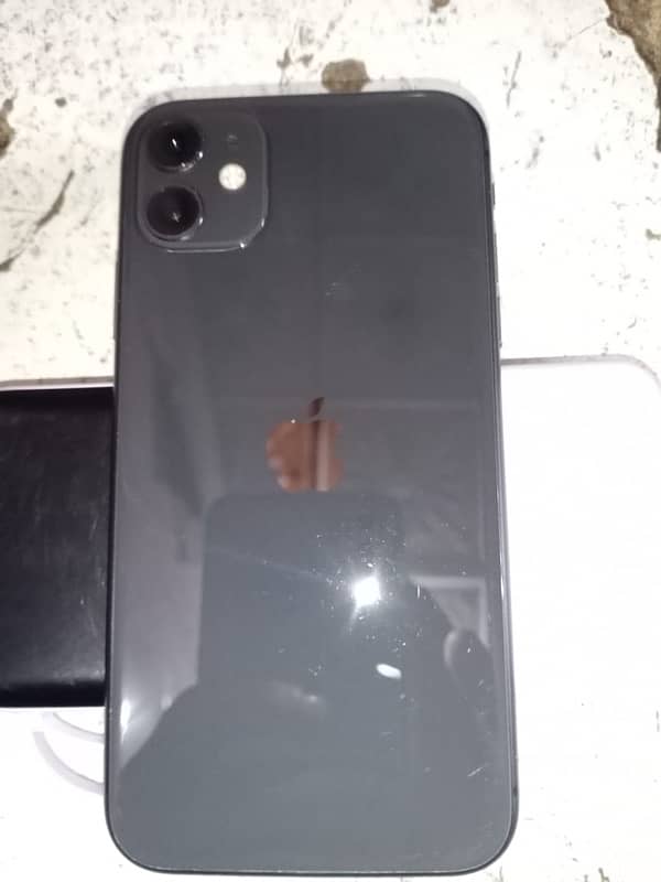 iphon 11 . black . 256 gb bettery helath 70 NON PTA 4