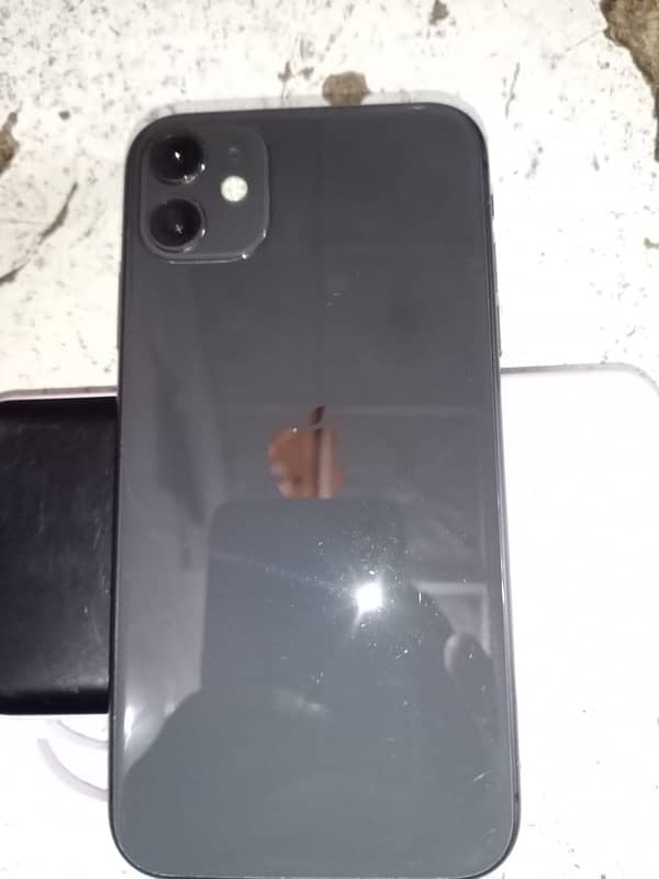 iphon 11 . black . 256 gb bettery helath 70 NON PTA 6