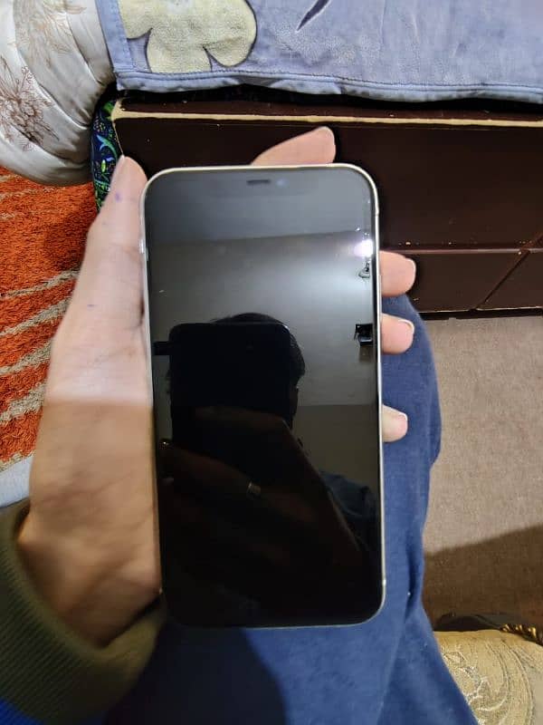 iphone 11 mint condition 64 gb 2month sim time available non pta 4