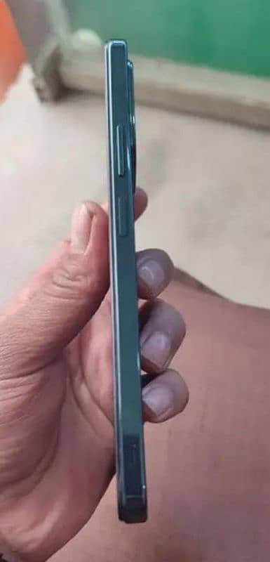 vivo y28 . . 8+8 gb ram. . 128 gb. . 10/10. . sirf 4 months used howa ha. . 2