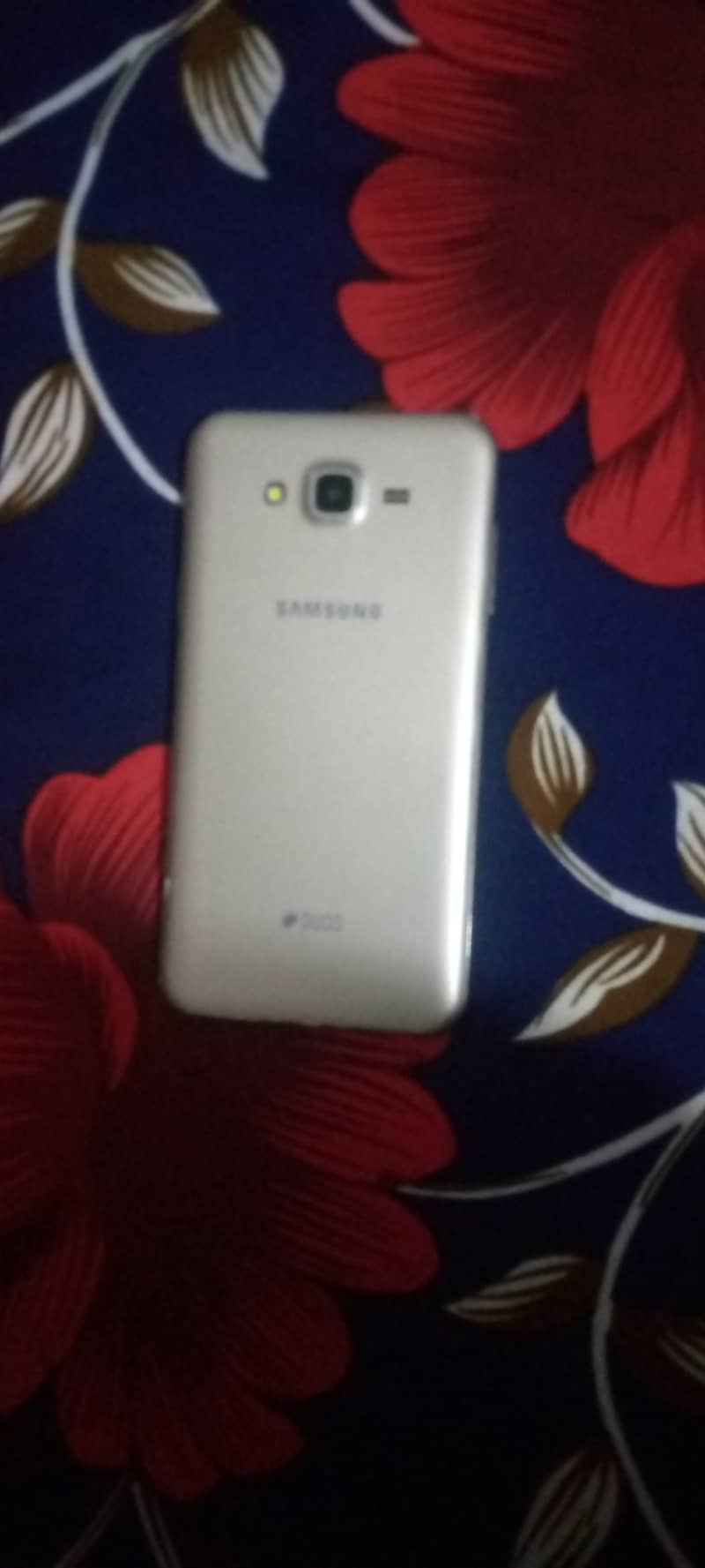 Samsung Mobile J7 1