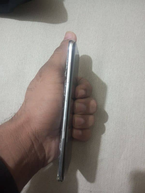 samsung s 8 mobile. . pannel damaged 3