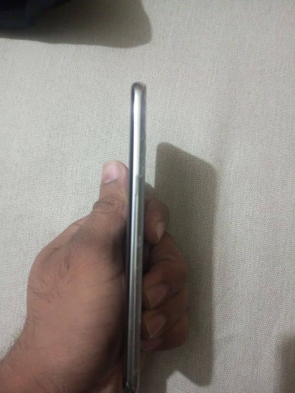 samsung s 8 mobile. . pannel damaged 4