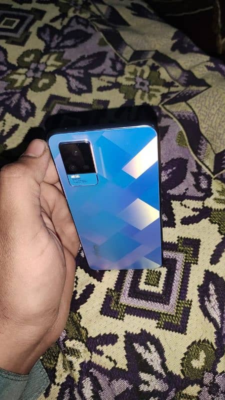 Vivo V21e 8/128 Whatsapp nbr 03431417884 2