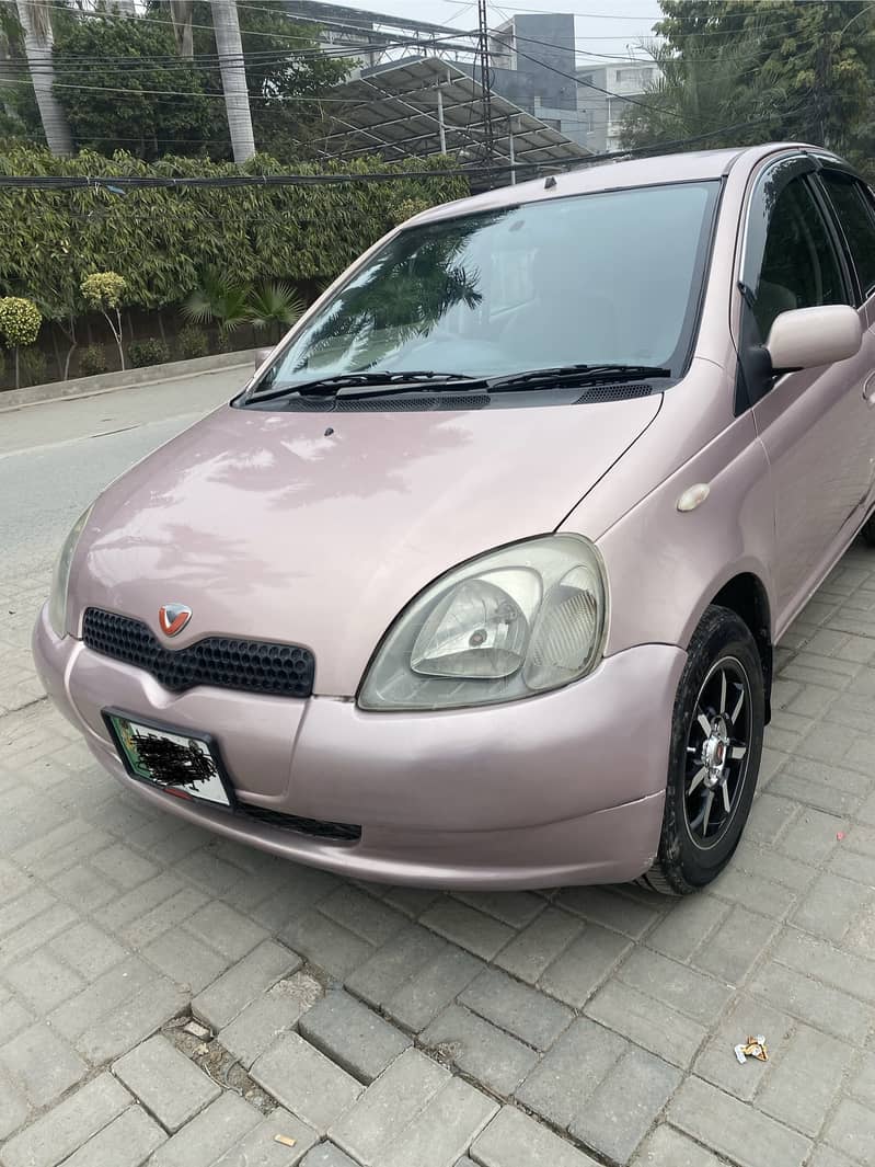 Toyota Vitz 2000 4