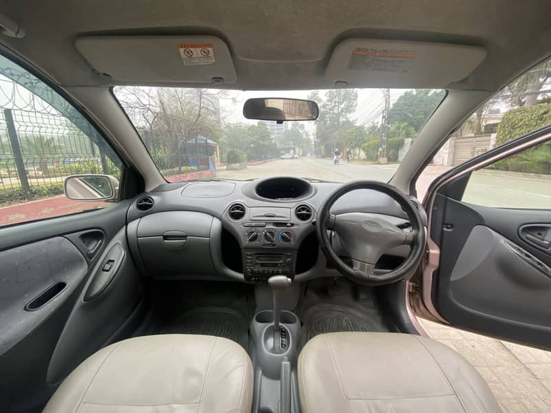 Toyota Vitz 2000 8