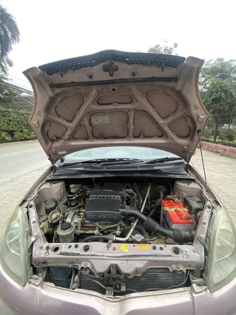 Toyota Vitz 2000 10