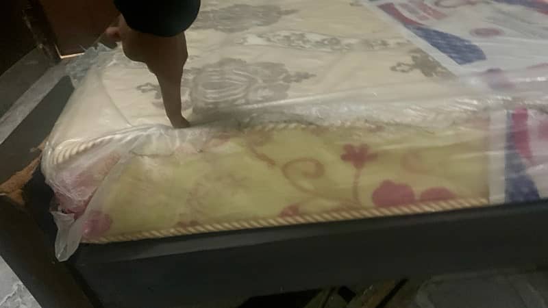 Medicated Matress duble size urgent sale 1