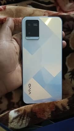 vivo 6.128 gb full box k sat farent camera saf karwana Hy sarf