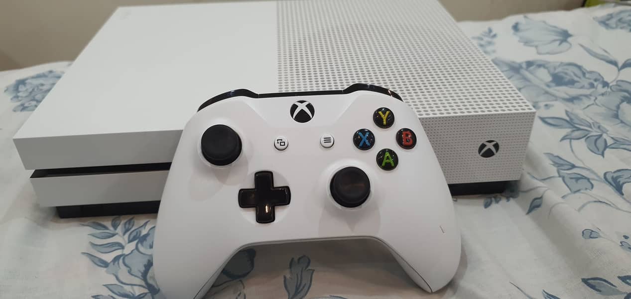 Xbox One S 1 TB Bought From Saudi Arabia for 1200 SAR used for a week 0