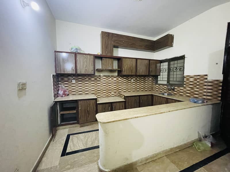 5 Marla upper Portion For Rent in Johar town 9