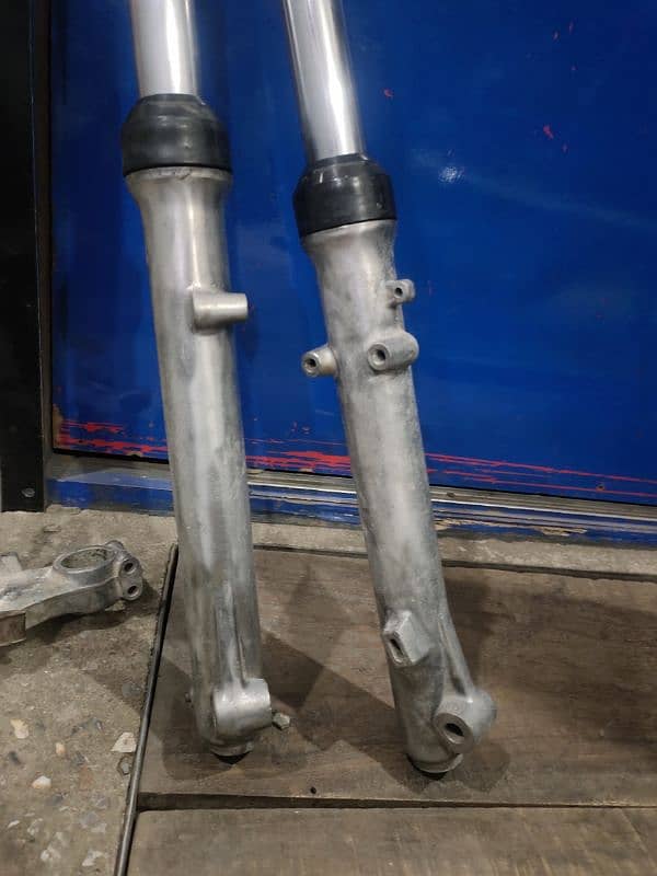 Heavy Bike Front Shock End Column 1