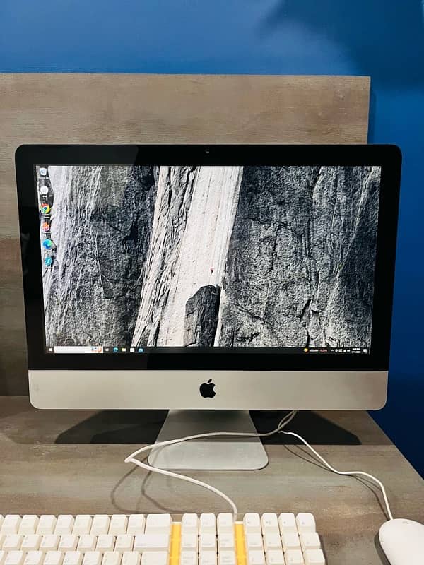 Apple IMac 2011 Core i5 with Mouse & Keyboard 1