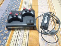 Xbox 360 jasper 320gb with two wireless controllers