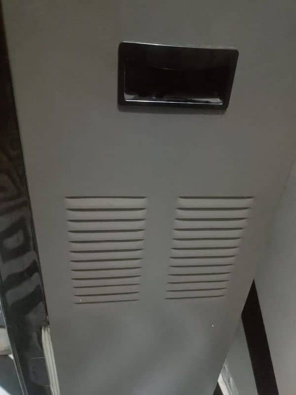 "High-Quality Water Dispenser for Sale – mint Condition" 5