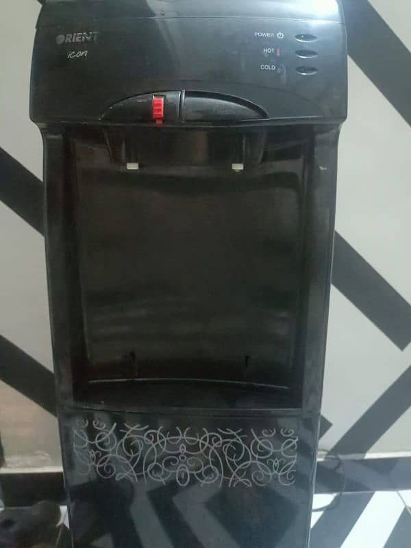 "High-Quality Water Dispenser for Sale – mint Condition" 1