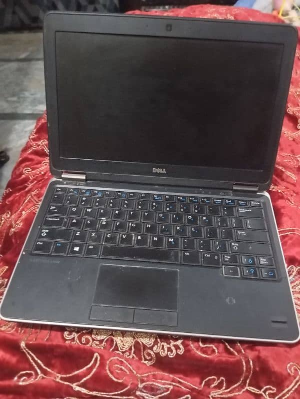 Dell E7240 1