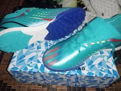 Football shoes /sports shoes/All over pakistan