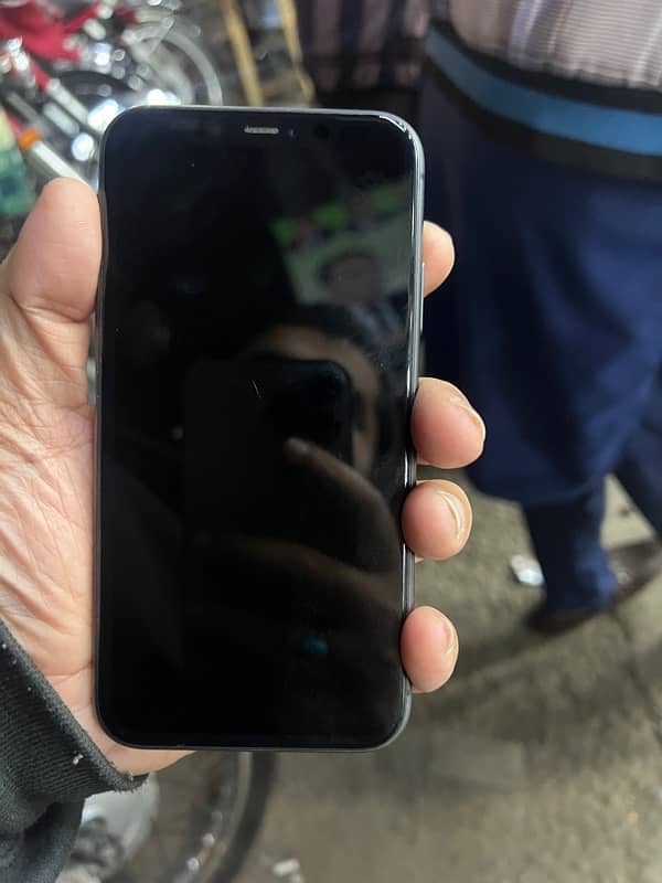 iphone 11 64GB factory unlocked 1