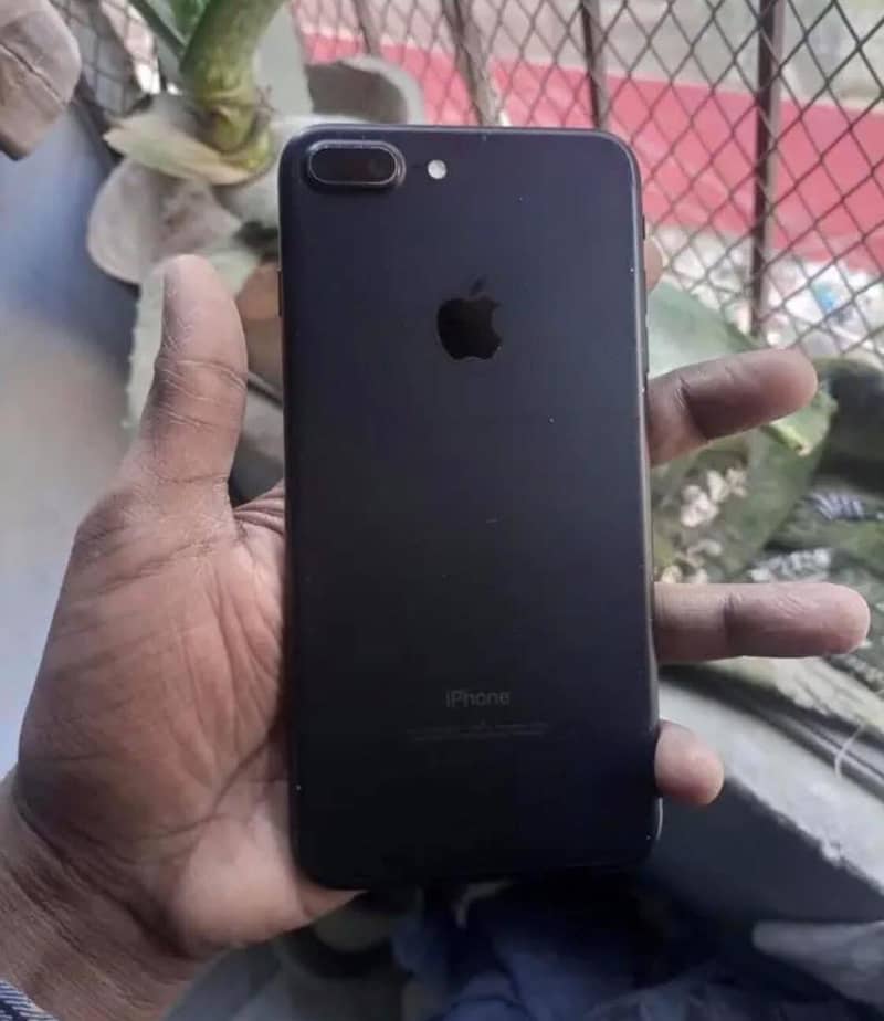 Apple iPhone 7 Plus 4