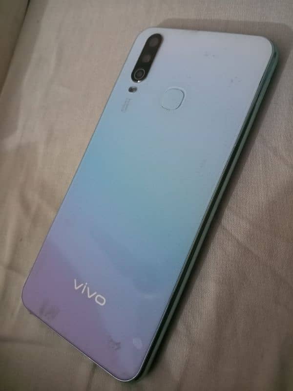 Vivo Y 17 8/256 GB 0