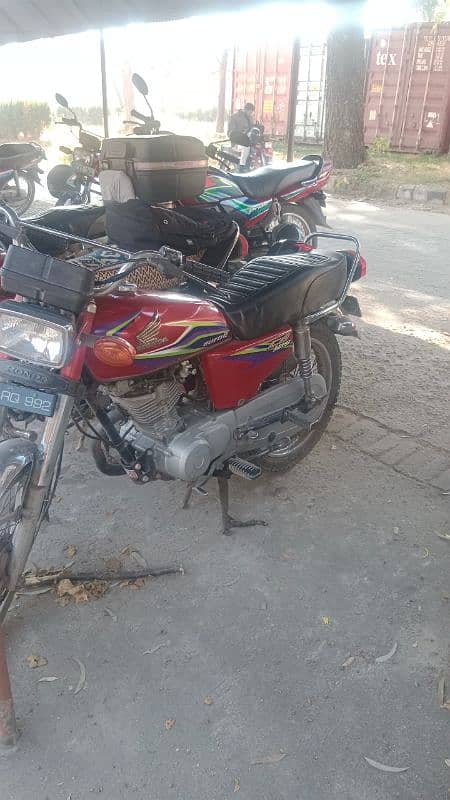 Honda 125 (2017) - Good Condition Bike 2