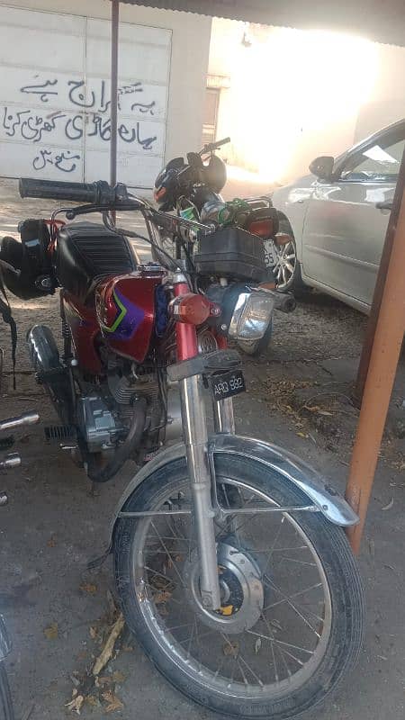 Honda 125 (2017) - Good Condition Bike 4