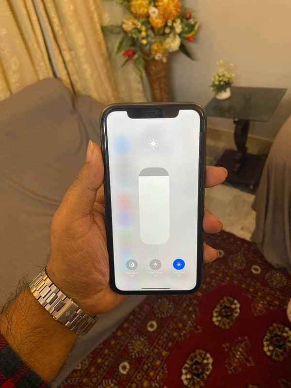 iPhone 11 ( pta approved ) 3