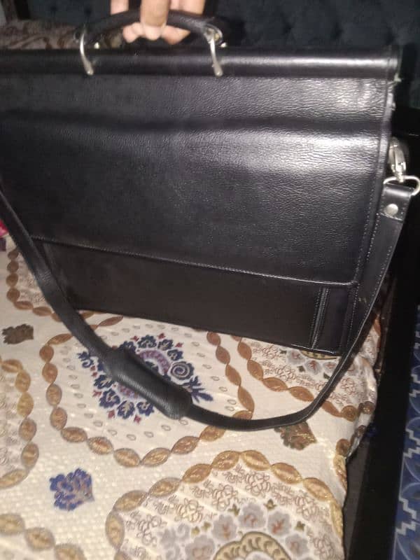 original leather black laptop bag 10 by 10 condition 8