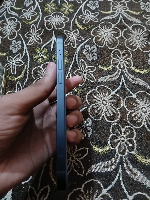 iPhone 12 for urgent sale 10 by9.5 condition 0