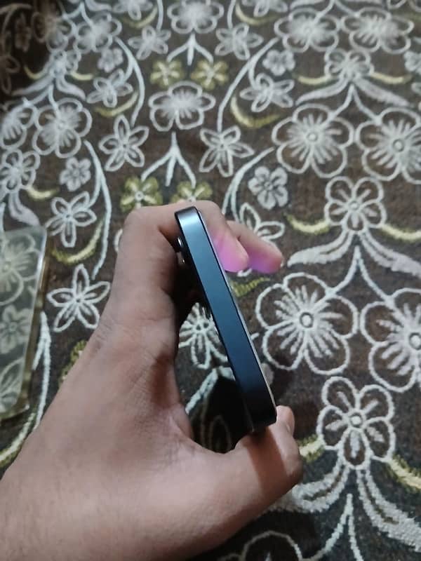 iPhone 12 for urgent sale 10 by9.5 condition 2