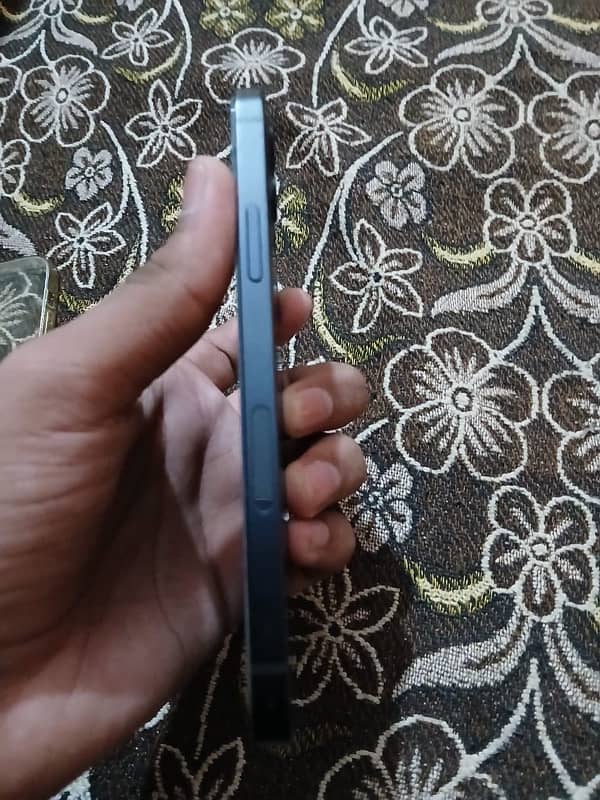 iPhone 12 for urgent sale 10 by9.5 condition 5