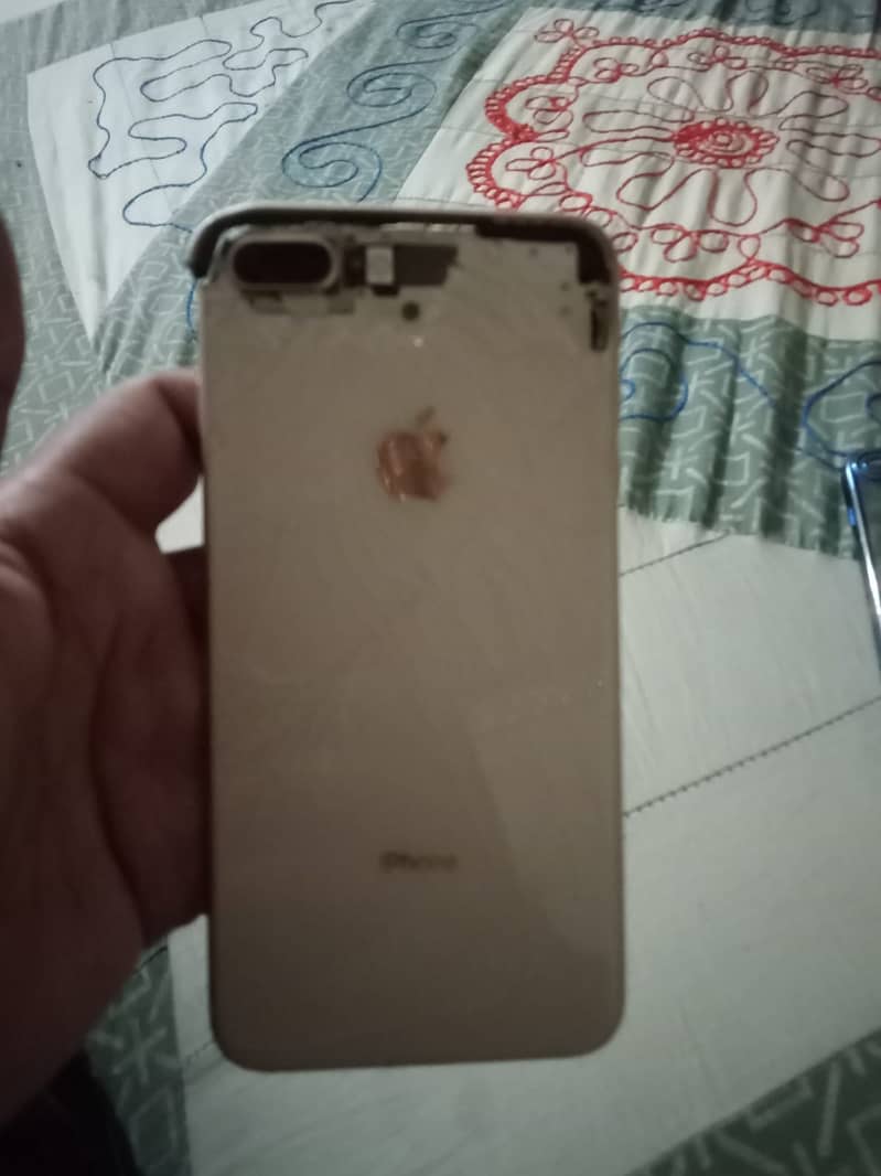 Apple iPhone 8 Plus 0