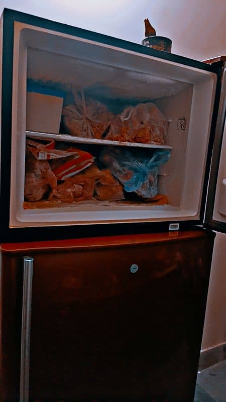 Dawlace Fridge in Good Condition 7