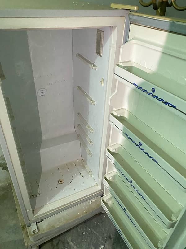 Dawlance Freezer For Sale 3