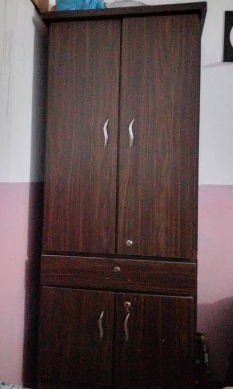 2 door cupboard used in good condition 9/10 2