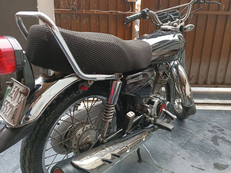 Honda 125 with no work 6